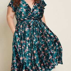 Modcloth Green Velvet Midi Dress 4X